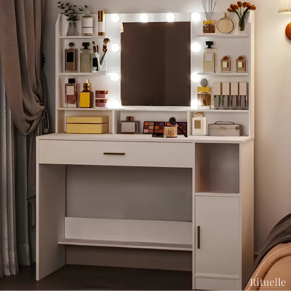 Coiffeuse Isaline blanche avec miroir LED lumineux et rangements intégrés dans une chambre moderne - RITUELLE