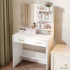 Coiffeuse Adèle blanche avec grand miroir rectangulaire, tiroirs dorés et rangements intégrés - RITUELLE
